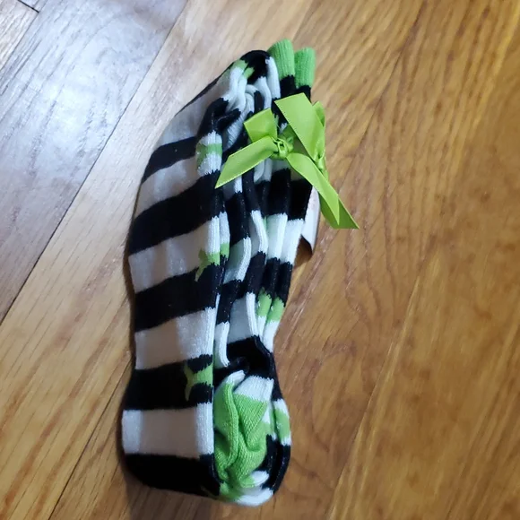 1 Pair of Stripped Thigh High Socks With Green Bows NWT - Picture 7 of 8